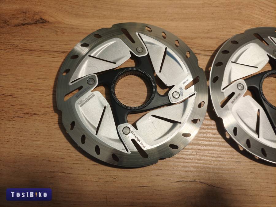 Újszerű Ultegra féktárcsák SM-RT800 140-es