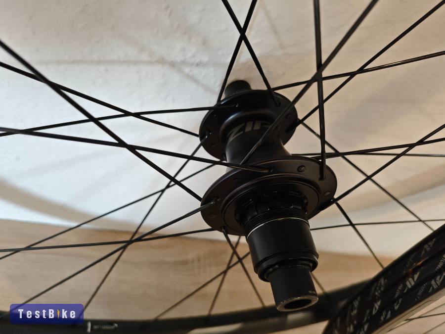 Újszerű Zipp 303 Firecrest karbon kerékszett 28"