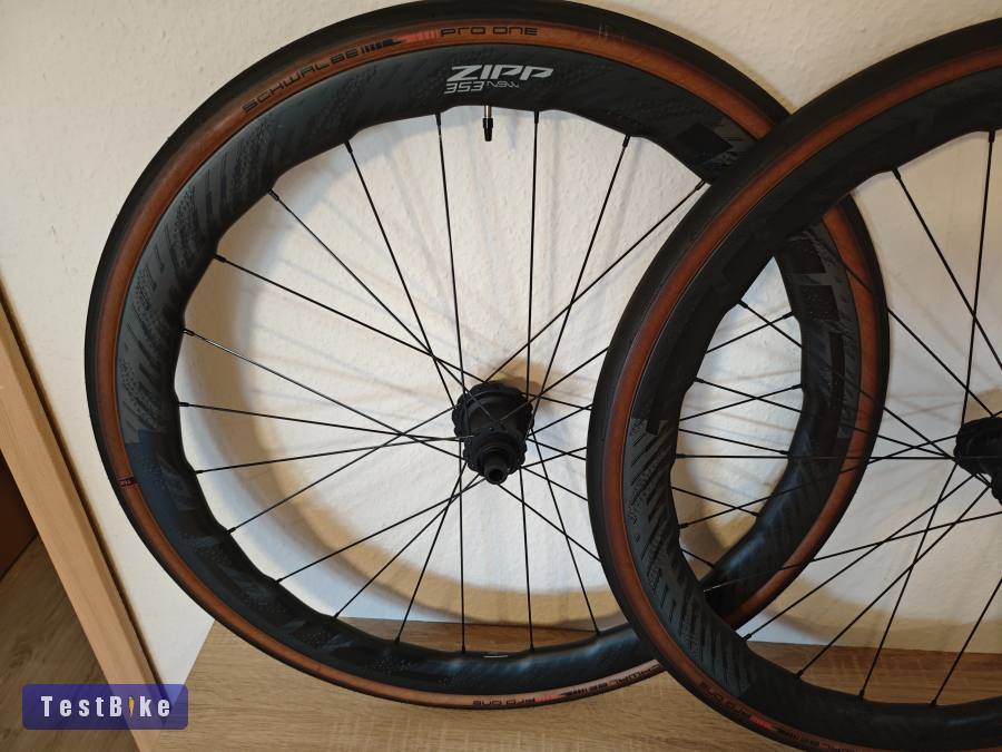 Újszerű Zipp 353 NSW karbon kerékszett 28"