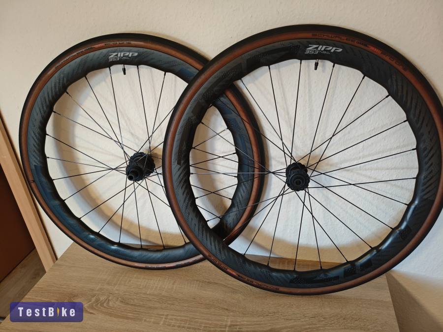Újszerű Zipp 353 NSW karbon kerékszett 28"