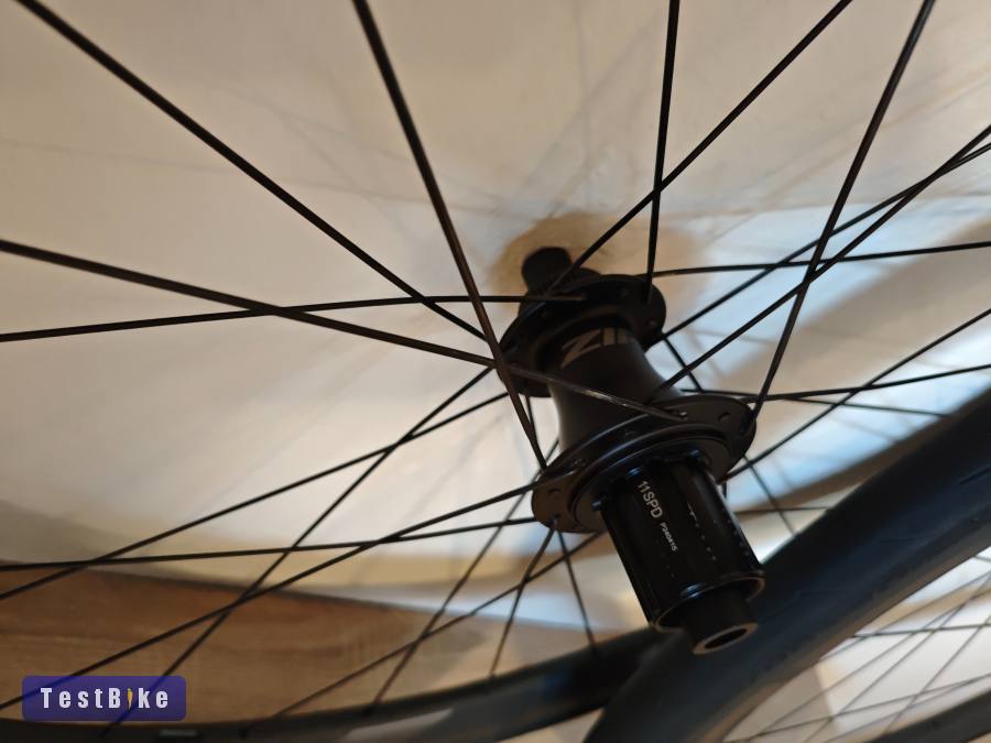 Újszerű Zipp 404 Firecrest karbon kerékszett 28"