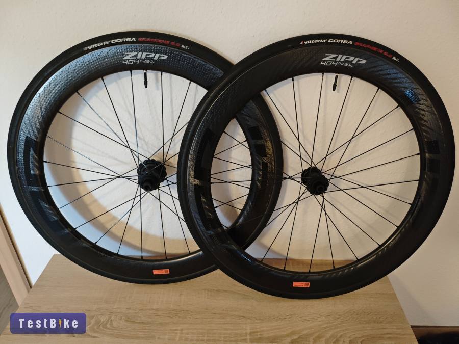 Újszerű Zipp 404 NSW karbon kerékszett 28"