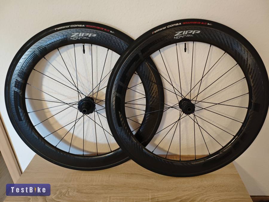 Újszerű Zipp 404 NSW karbon kerékszett 28"