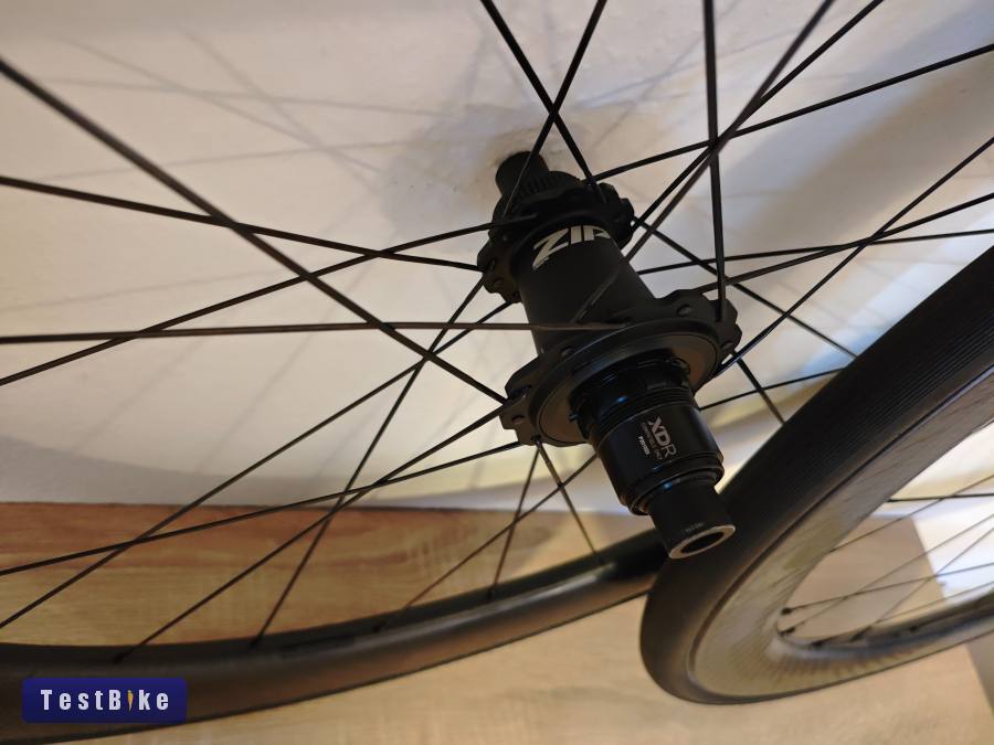 Újszerű Zipp 404 NSW karbon kerékszett 28"