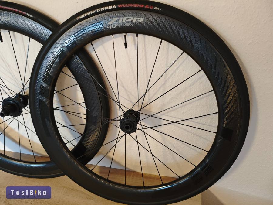 Újszerű Zipp 404 NSW karbon kerékszett 28"