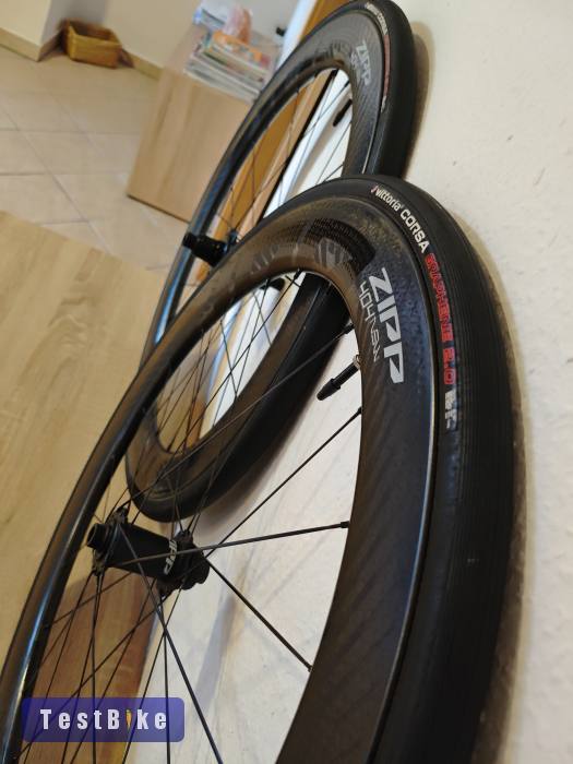 Újszerű Zipp 404 NSW karbon kerékszett 28"
