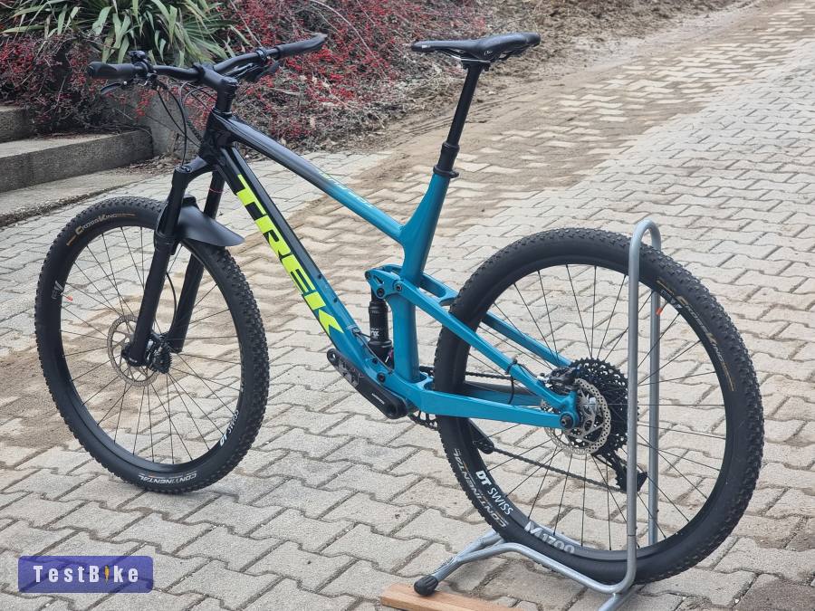 Újsz.Trek Downcontry karbon rakéta -1,1 Mft  FOX DT Swiss XT