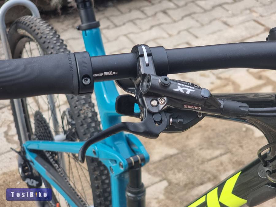 Újsz.Trek Downcontry karbon rakéta -1,1 Mft  FOX DT Swiss XT