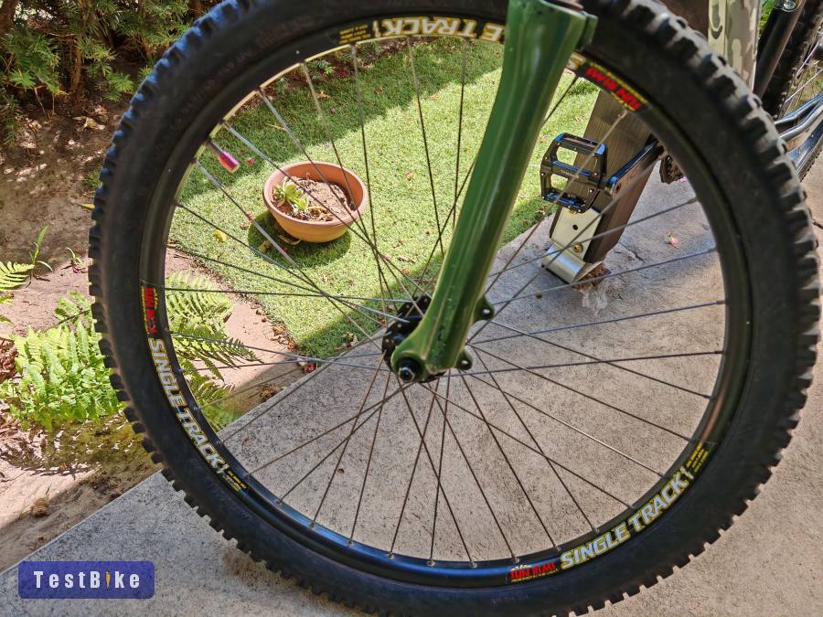 UMF Dirt Fun 26” dirt / freeride kerékpár – Truvativ, Sun Ri