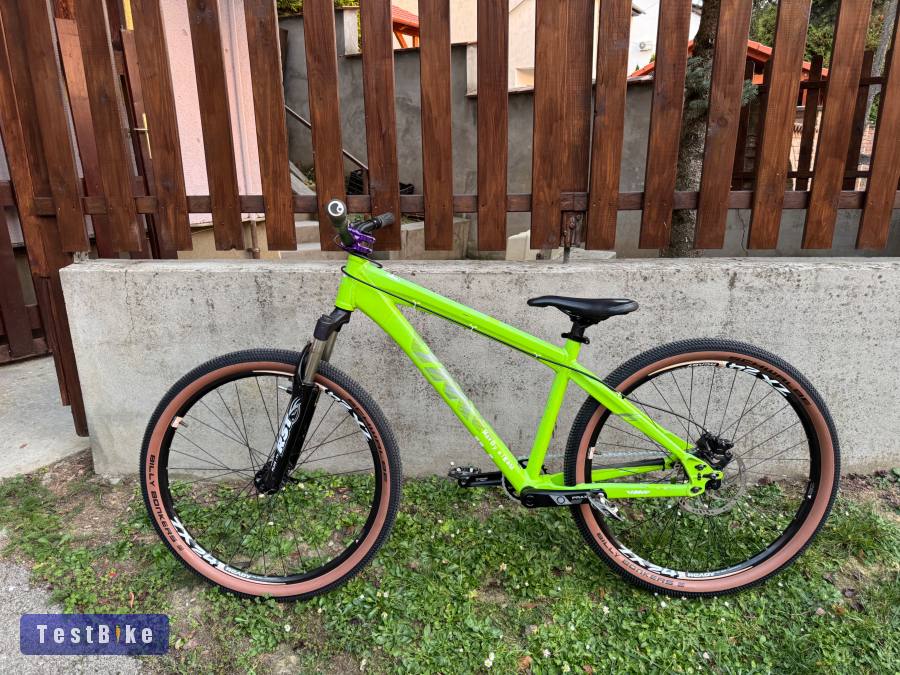 UMF Hardy DJ team 2010 épített, keveset használt