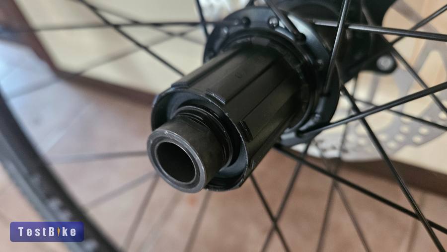 Ún, 0 km-es gravel kerékszett gumikkal, féktárcsákkal