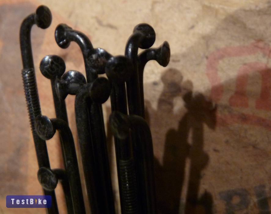 Új! Union fekete küllő és nipli eladó!