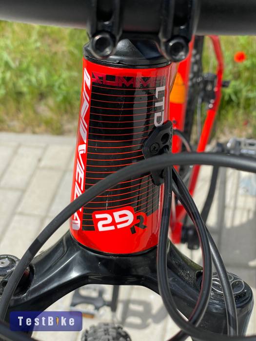 UNIVEGA Summit LTD XT 29er MTB