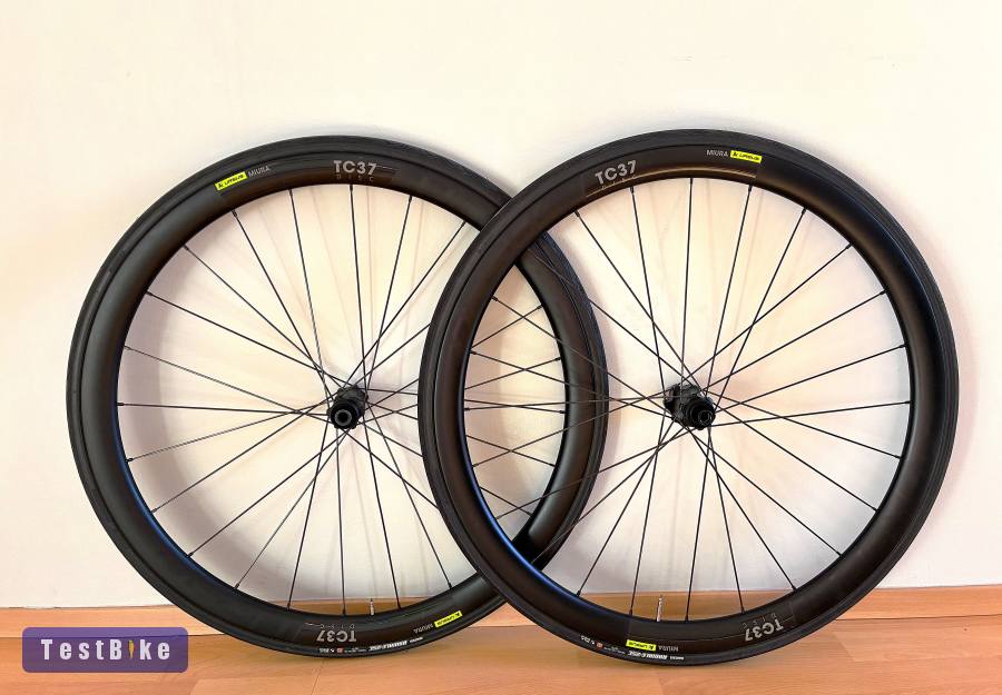 Ursus Miura TC37 Disc karbon, tárcsafékes kerékszett.