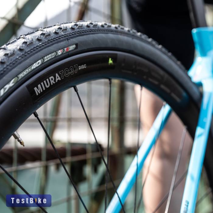 Ursus Miura TC37 Disc karbon, tárcsafékes kerékszett.