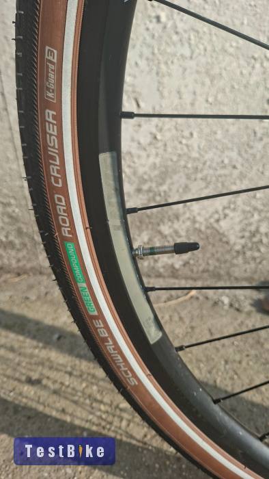 Városi tárcsafékes kerékpár új alkatrészekkel