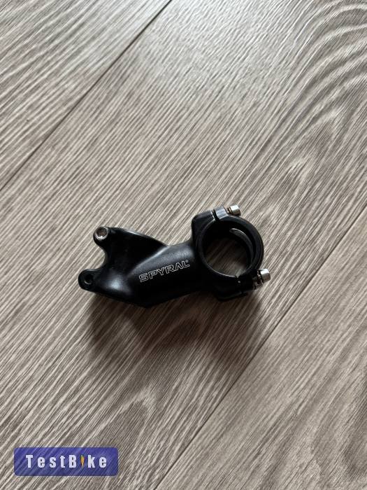 Vegyes alkatrészek csokiért cserébe