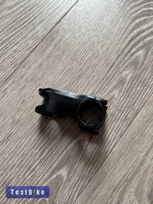 Vegyes alkatrészek csokiért cserébe