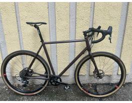 Veloheld acélvázas gravel kerékpár