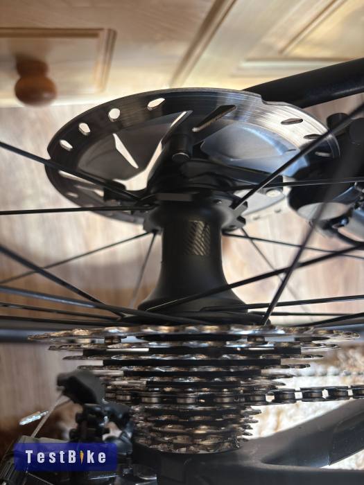 Velomann V30R országúti tárcsás kerékszett új