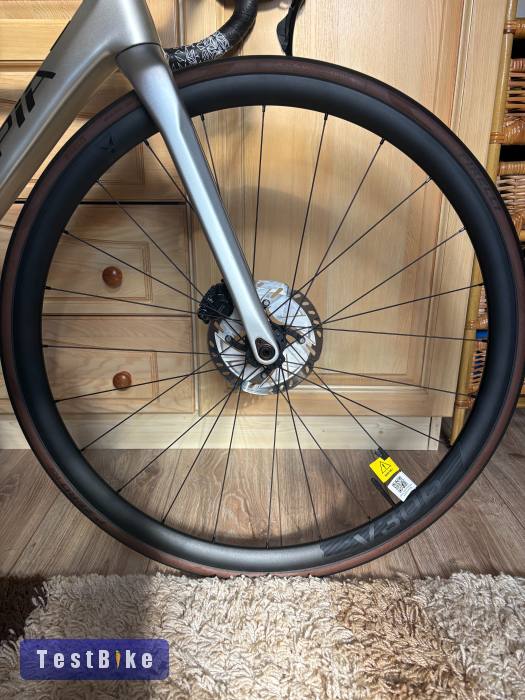 Velomann V30R országúti tárcsás kerékszett új