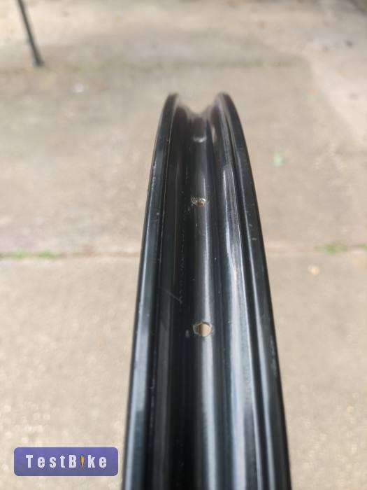 Veterán kinézetű arany csíkos Ryde 622-es felni