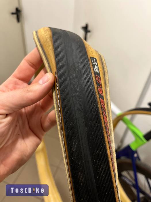 Vittoria Corsa Graphene 2.0 700x30c és 2db Conti tube belső 