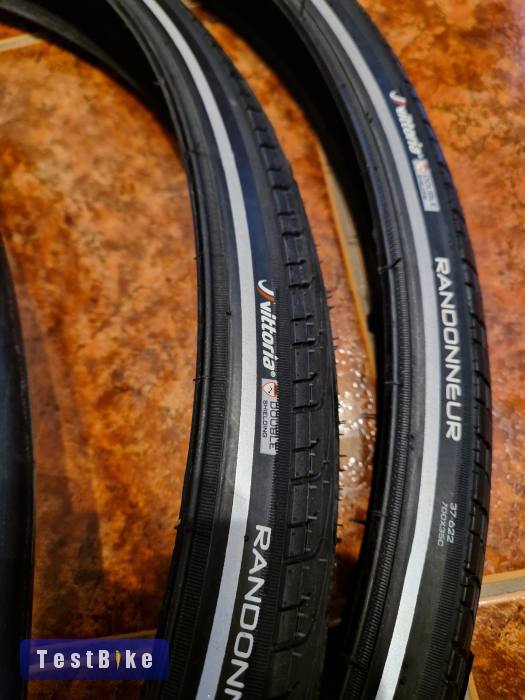 Vittoria Randonneur 700x35C 37-622 + Continental belső