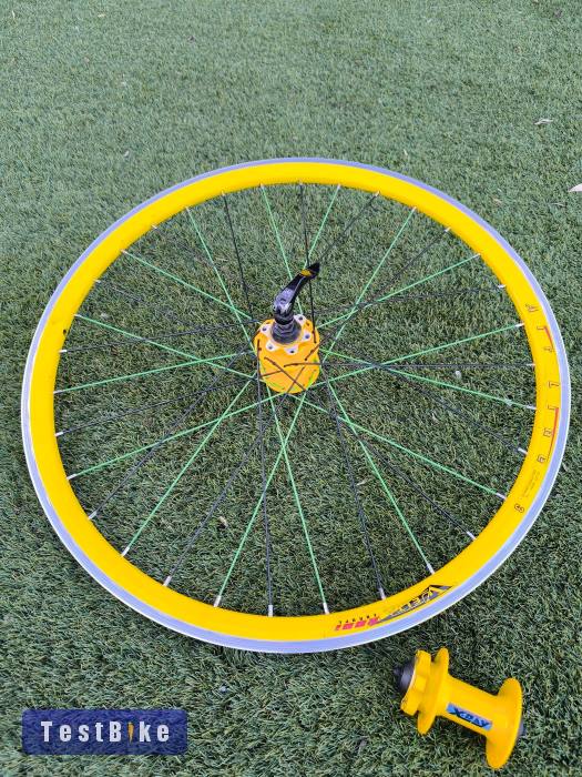 Vuelta Xray 26" hátsó kerék+ első agy