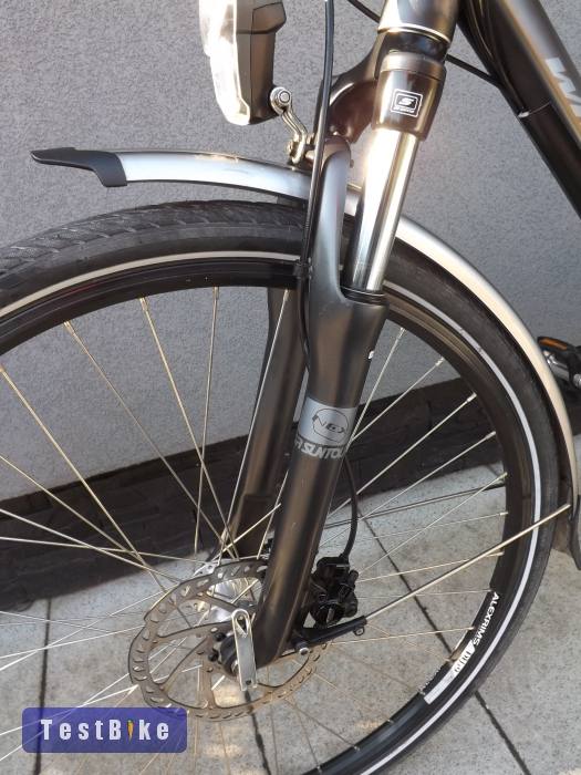 Wheeler 28-as trekking, tárcsafék, deore szett.