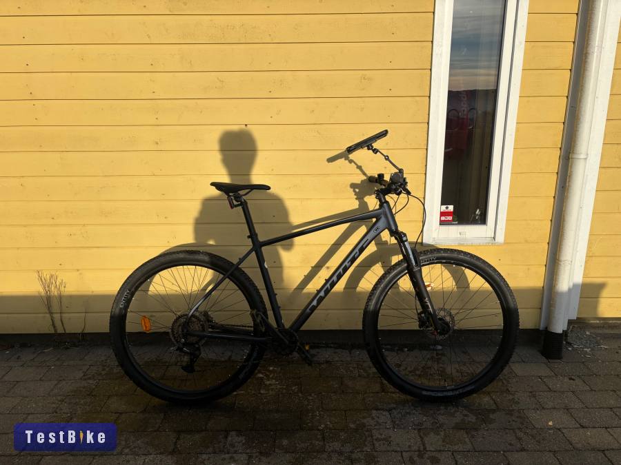 White XC Mountainbike