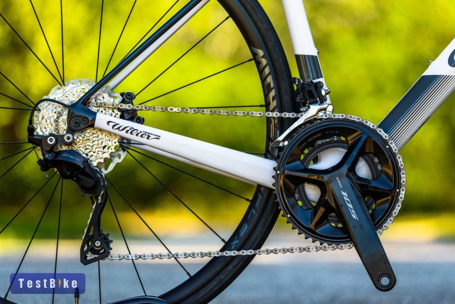 Wilier Garda 105 (M) 2026 új karbon országúti kerékpár