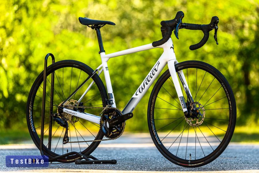 Wilier Garda 105 (M) 2026 új karbon országúti kerékpár