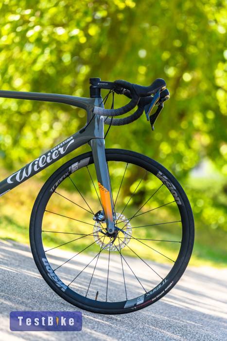 Wilier GTR Team Disc (L) karbon országúti kerékpár