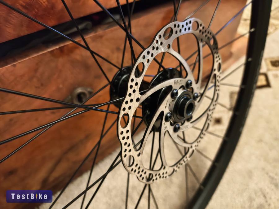 WTB CX/Outi Átütős kerékszett gumikkal, féktárcsával 700C