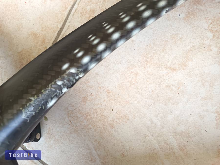Xentis Mark 1 karbon kerékszett.