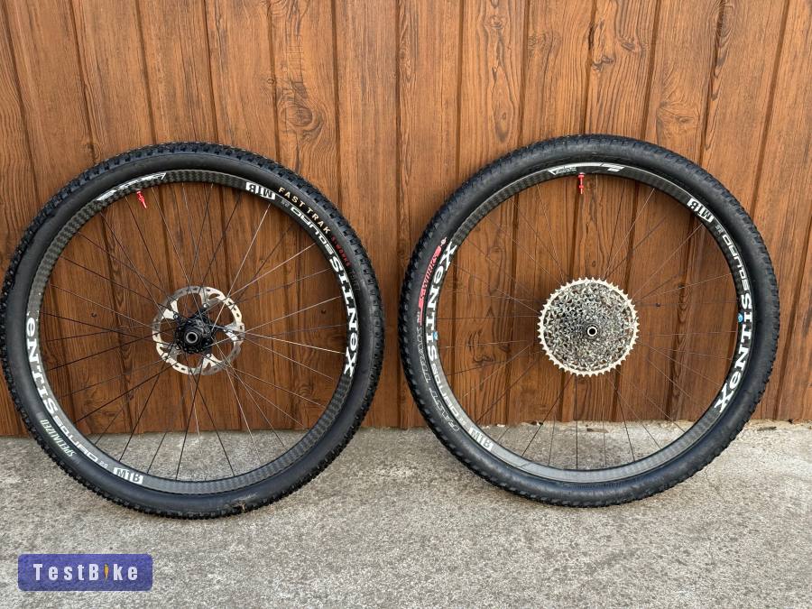 XenTiS Squad 2.5 MTB karbon kerékszett (cx, gravel)