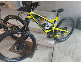 YT Capra cf carbon M