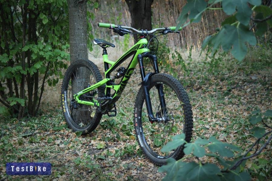 YT Capra CF Comp