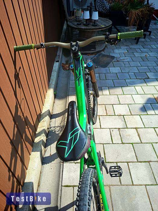 YT Capra CF Pro 2017