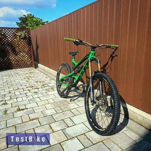 YT Capra CF Pro 2017 Fox kashimával