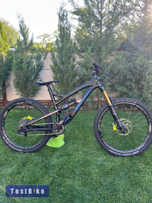 YT Capra CF Pro Race