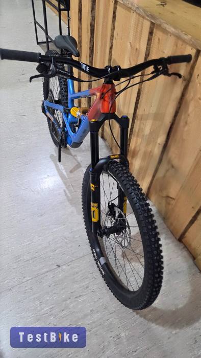 YT Capra Core 3 CF MX 2025-ös L-es