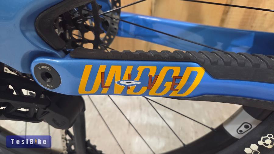 YT Capra Core 3 CF MX 2025-ös L-es