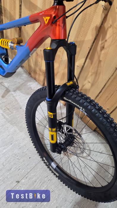 YT Capra Core 3 CF MX 2025-ös L-es