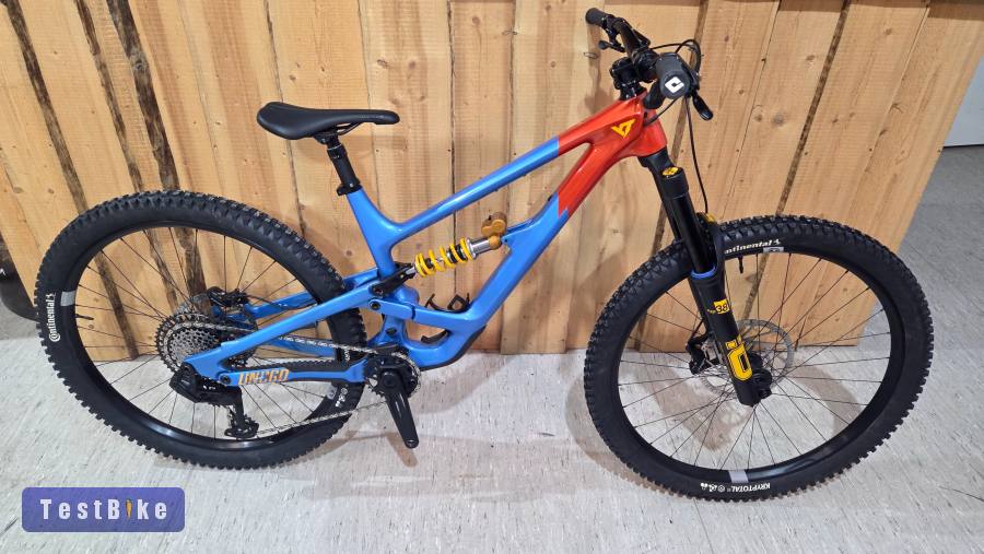 YT Capra Core 3 CF MX 2025-ös L-es