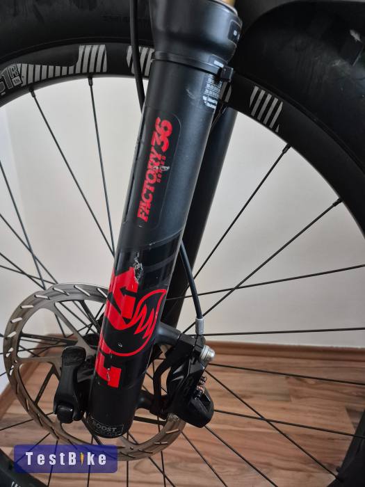 YT Capra Pro Race Carbon 2021 L