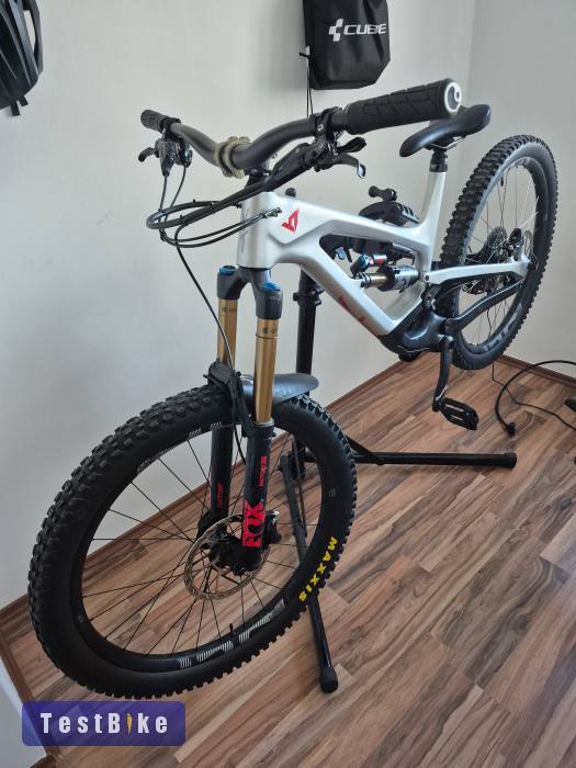 YT Capra Pro Race Carbon 2021 L