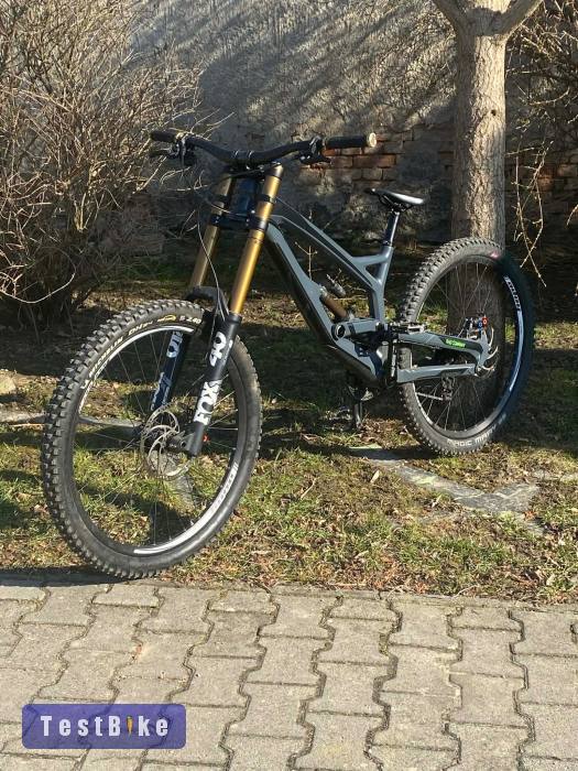 YT Tues 2017-es downhill kerékpár