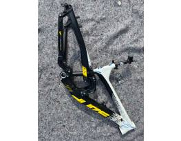 Yt tues DH váz S-es (40cm) 26”/27,5”